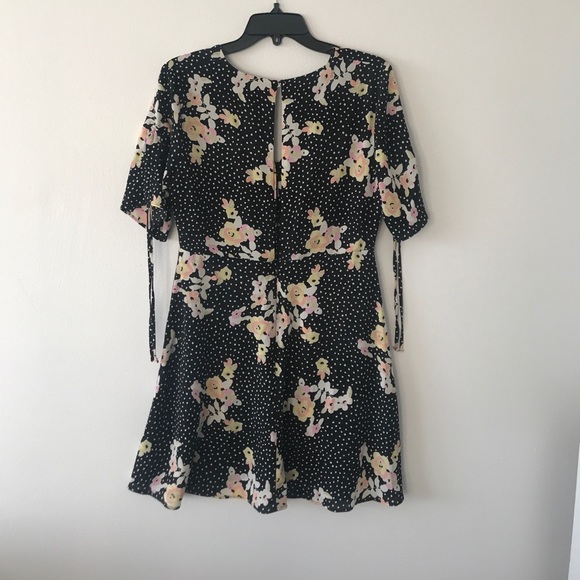 Topshop Floral Tea Dress - Picture 3 of 5